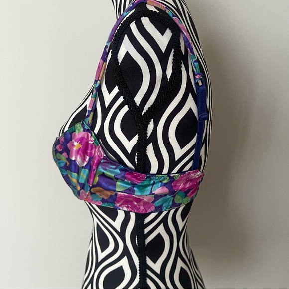 Vintage 80s Colorful Floral Bra by Shape-Mate - Picture 10 of 12